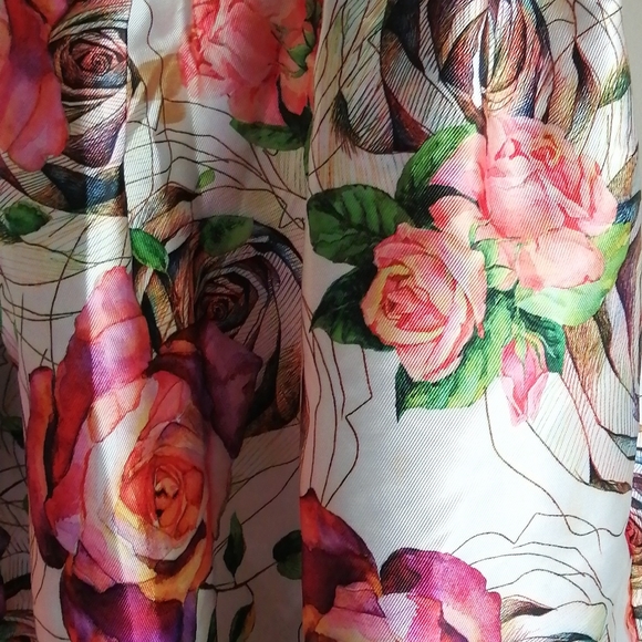 CHELSEA Flowered Skirt Size - Picture 4 of 7